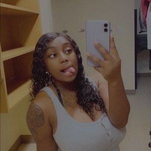 Meet your Posher, Cierra